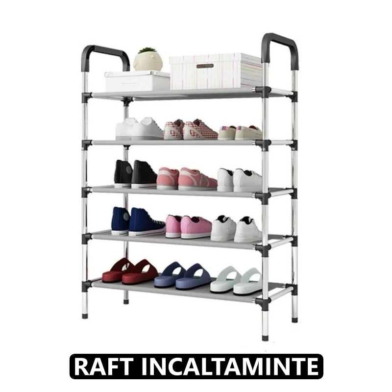 pantofi asezati pe raft